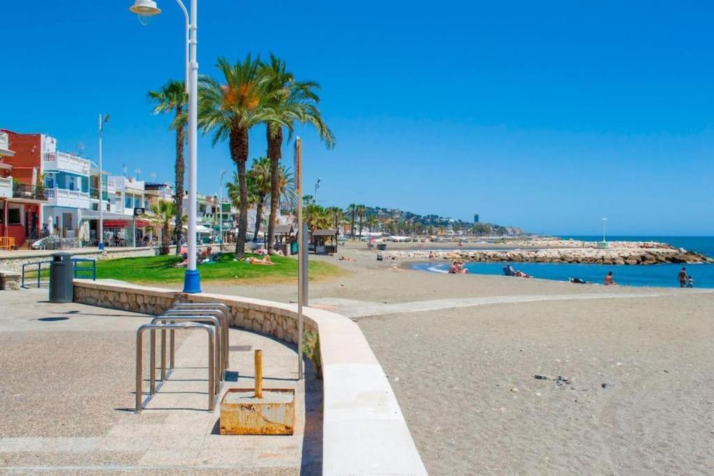 Casa de Férias Vivienda Unica A 10 Metros De La Playa Málaga